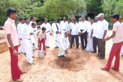 1-mr-s-somasundaram-ahm-planting-saplings-on-the-occation-of-the-teachers-day-celebration-on-05-09-2013