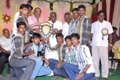 2-hostel-students-getting-prize-7