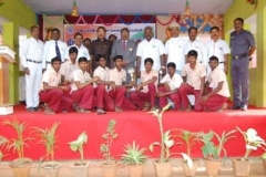 chief-guest-mr-k-k-senthilvelan-asst-solicitor-general-of-india-high-court-madurai-bench-with-the-losa-volley-ball-runner-players-on-15-08-2013