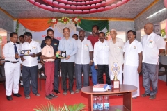 15.08.2015 DRO, Salem Mr. S. Selvaraj giving prize to the winner in competition