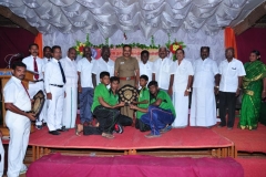 59 TH SPORTS DAY - 16.10.2015 PRIZE DISTRIBUTION FUNCTION - CHIEF GUEST MR. P. SUGUMAR, INSPECTOR OF POLICE, NAGAMALAI(H8) GIVIEN THE BEST IN SPORTS SHIELD